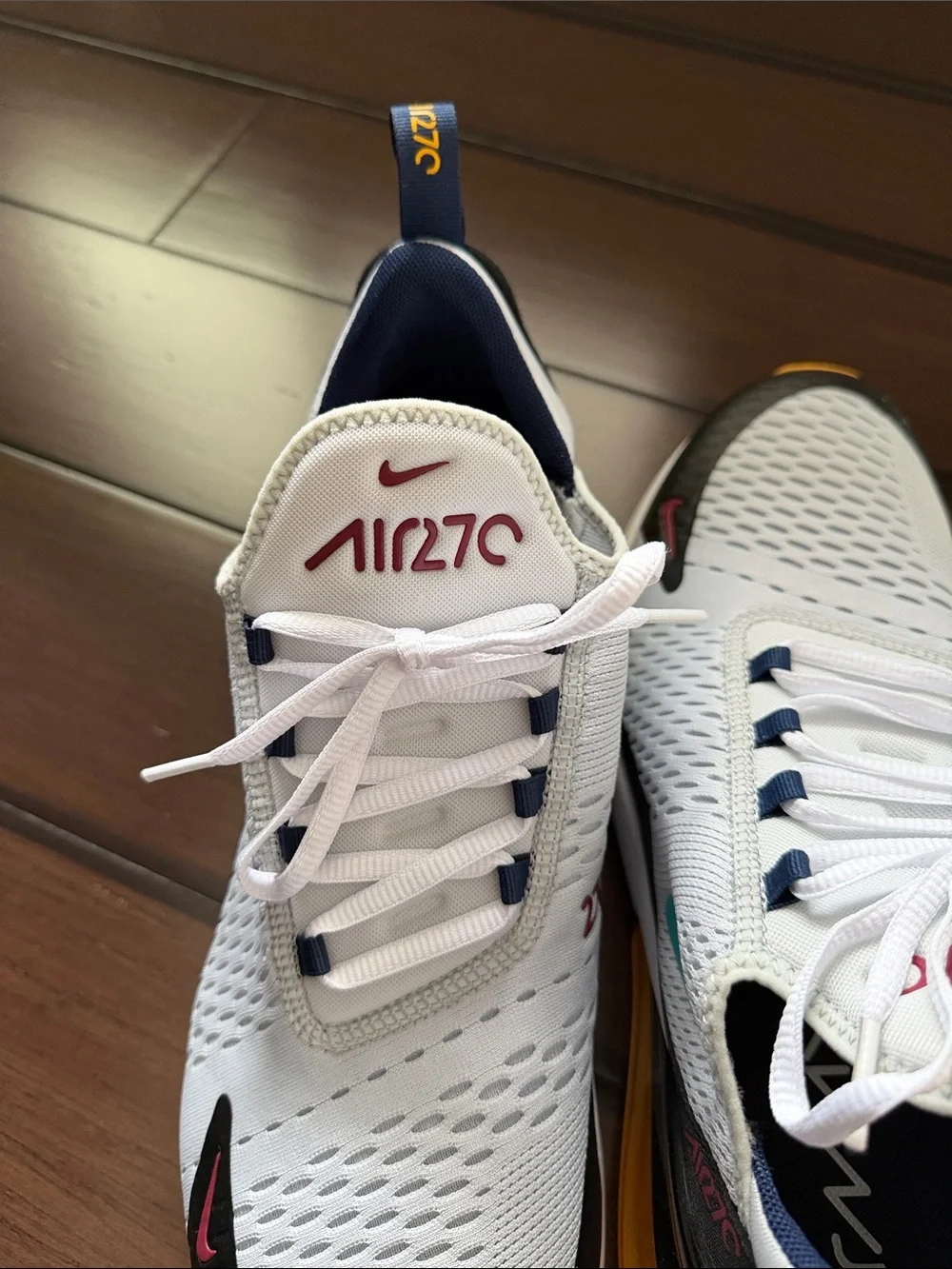 Nike Air270 Men’s White Navy Black Athletic Shoes with Pink Accent - Picture 2 of 6